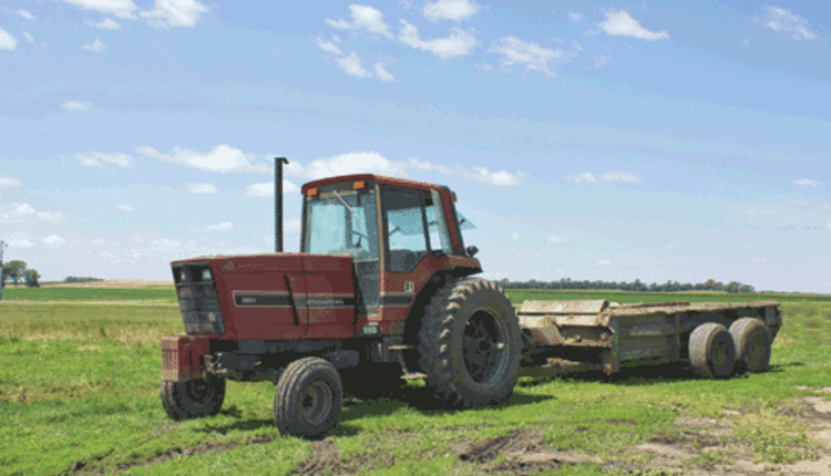 1012_818_tractor.gif