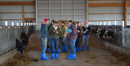 Students at Murcrest Farms