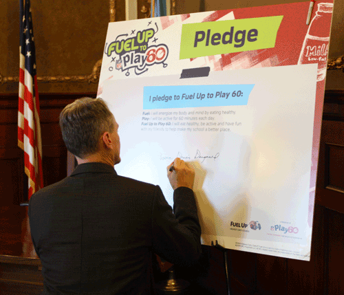 South Dakota Governor supports Fuel Up to Play 60